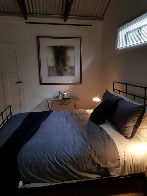 Irongate Studio B&B - Go Out 3