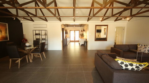 Irongate Studio B&B - Go Out 1