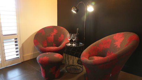 Irongate Studio B&B - Go Out 13