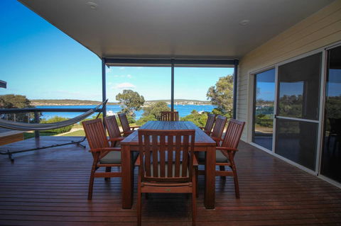 Waterfront On Osprey - Pubs and Clubs 12
