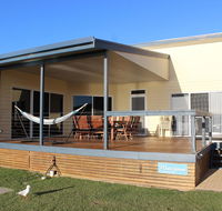 Waterfront on Osprey - Pubs and Clubs