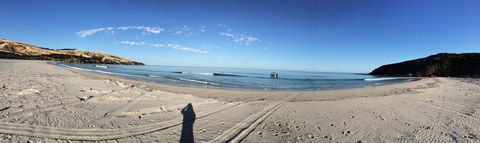 Middle River Beach House - East & West House - Pubs and Clubs 18