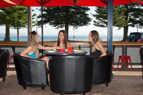Grand Tasman Hotel - Pubs and Clubs 14