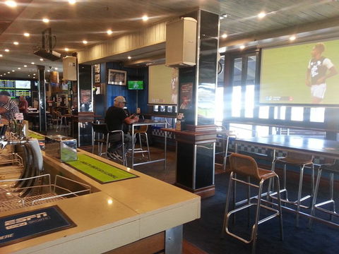 Grand Tasman Hotel - Pubs and Clubs 6