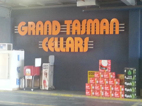 Grand Tasman Hotel - Pubs and Clubs 29