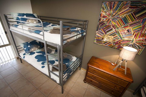 Limestone Ridge - Pubs and Clubs 13