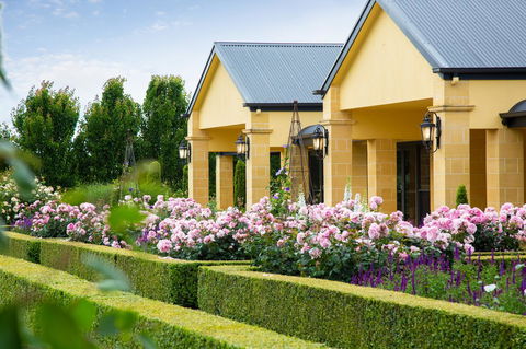 The Barn Accommodation - Pubs and Clubs 15