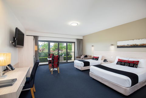 The Barn Accommodation - Pubs and Clubs 30