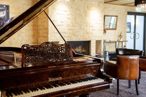 The Barn Accommodation - Pubs and Clubs 11