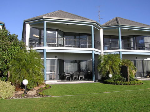 Mariners Cay Apartment - Pubs and Clubs 3