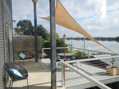 Washpool Retreat - Pubs and Clubs 21