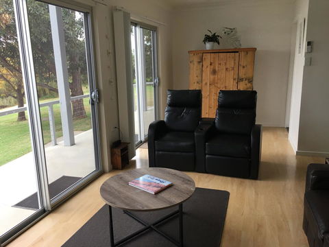 Washpool Retreat - Pubs and Clubs 1