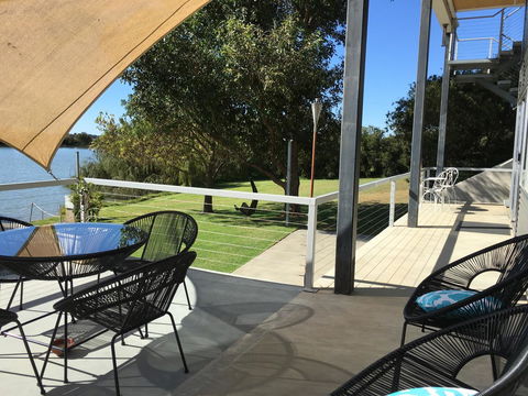 Washpool Retreat - Pubs and Clubs 16