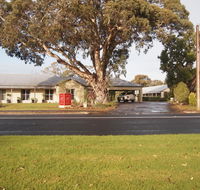 Alexander Cameron Suites - Pubs and Clubs