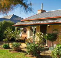 Ruby's Cottage - Pubs and Clubs