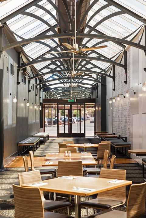 Berri Hotel - Pubs and Clubs 3