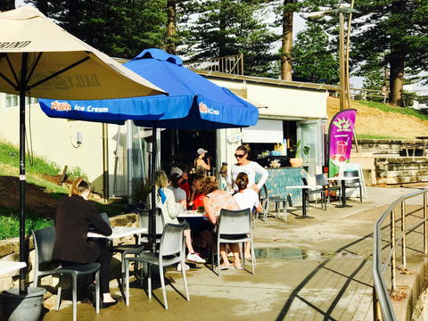 Stylish 3 Bedroom Beachview Apartment - Pubs and Clubs 14