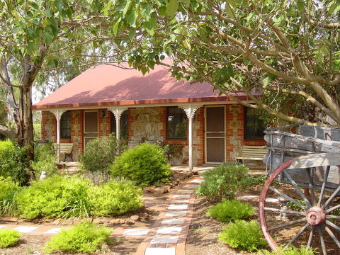 Langmeil Cottages - Pubs and Clubs 0