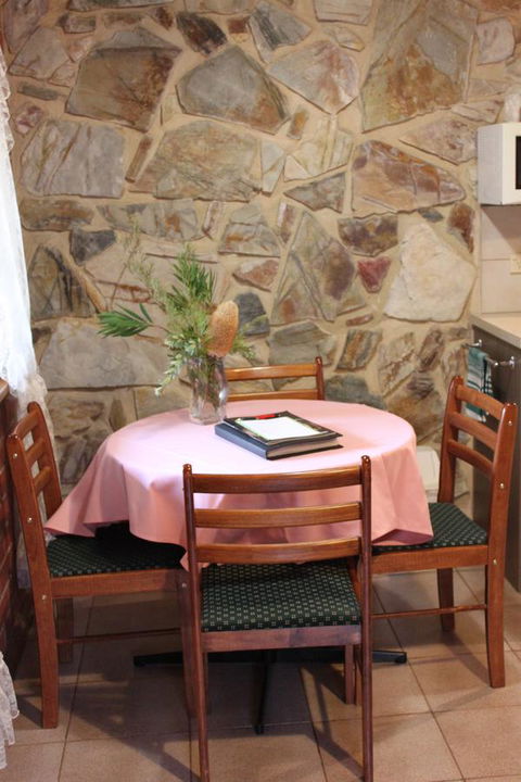 Langmeil Cottages - Pubs and Clubs 1