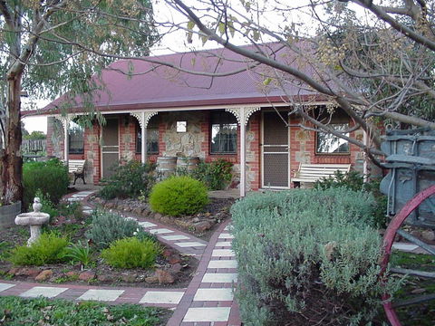 Langmeil Cottages - Pubs and Clubs 10