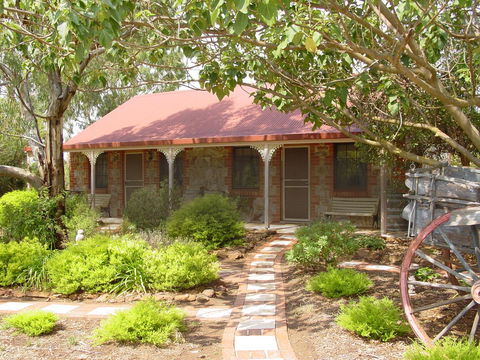 Langmeil Cottages - Pubs and Clubs 9