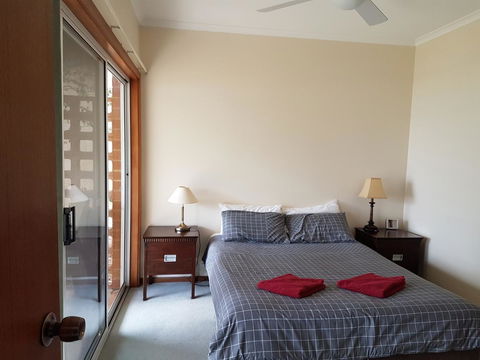 Barmera Lake Resort Motel - Pubs and Clubs 8