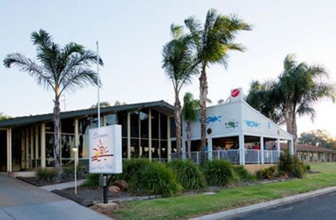 Barmera Lake Resort Motel - Pubs and Clubs 1