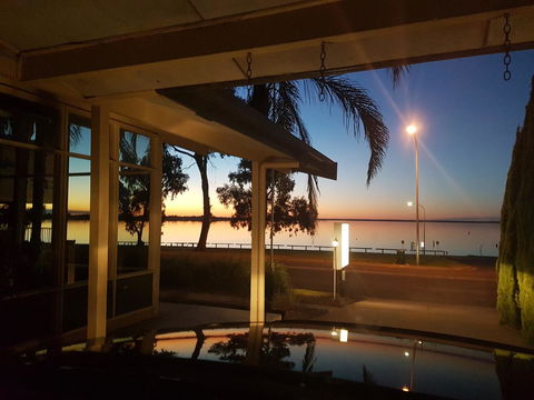 Barmera Lake Resort Motel - Pubs and Clubs 4