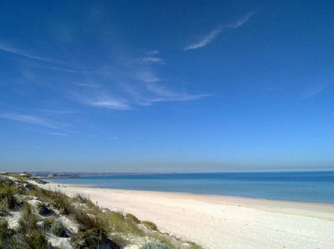 Acaill Accommodation Esplanade Living Self Check-In Self Check-Out - Pubs and Clubs 43