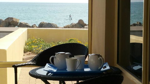 Acaill Accommodation Esplanade Living Self Check-In Self Check-Out - Pubs and Clubs 9