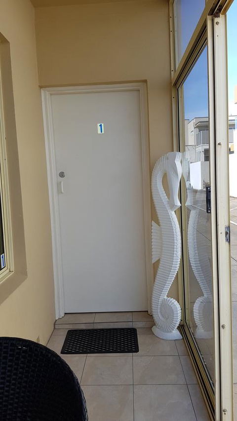 Acaill Accommodation Esplanade Living Self Check-In Self Check-Out - Pubs and Clubs 42