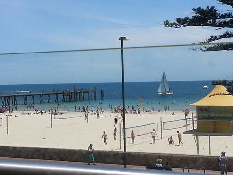 Acaill Accommodation Esplanade Living Self Check-In Self Check-Out - Pubs and Clubs 32