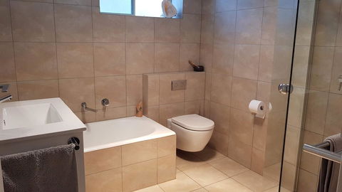 Acaill Accommodation Esplanade Living Self Check-In Self Check-Out - Pubs and Clubs 26