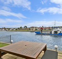 Salt Waterfront Apartment - Pubs and Clubs