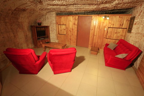 Venushill B+B - Pubs and Clubs 13