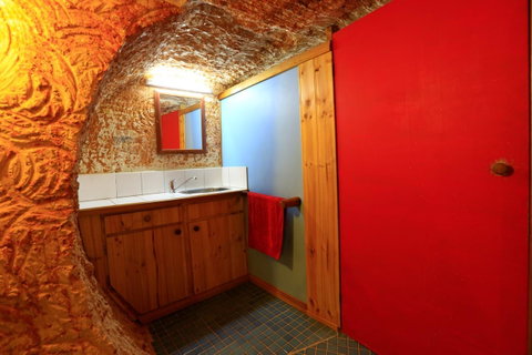Venushill B+B - Pubs and Clubs 3