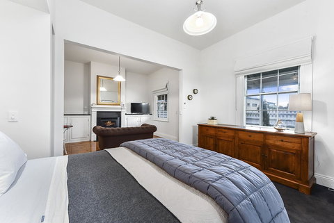 Railway Cottage In Beachport - Pubs and Clubs 2