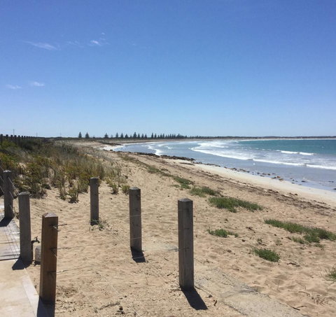 Railway Cottage In Beachport - Pubs and Clubs 10
