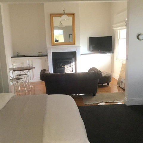 Railway Cottage In Beachport - Pubs and Clubs 15