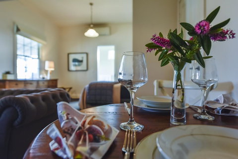 Railway Cottage In Beachport - Pubs and Clubs 5