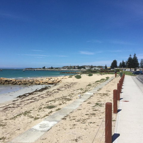 Railway Cottage In Beachport - Pubs and Clubs 8