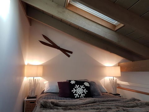 CHILL-OUT - Thredbo - Pubs and Clubs 13