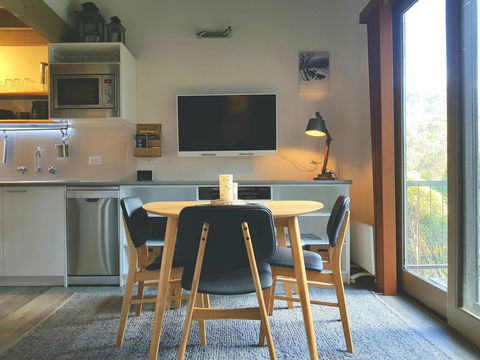 CHILL-OUT - Thredbo - Pubs and Clubs 6