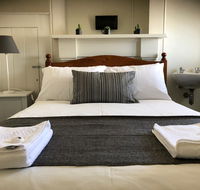 Cornwall Hotel - Pubs and Clubs