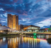 Executive 3 Bedroom Apartment  Internet  Parking - Go Out