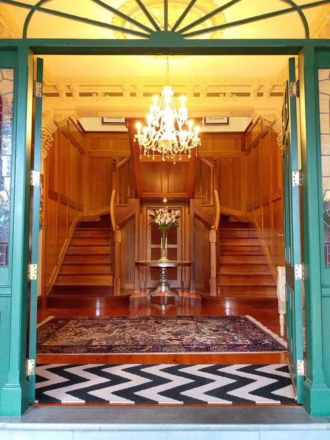 Grand Bluestone Mansion - Pubs and Clubs 2