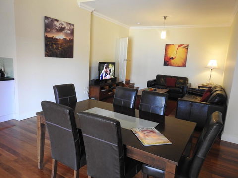 A Secret Garden - Pubs and Clubs 14