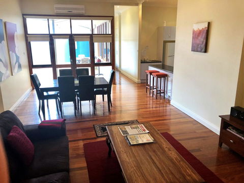 A Secret Garden - Pubs and Clubs 5