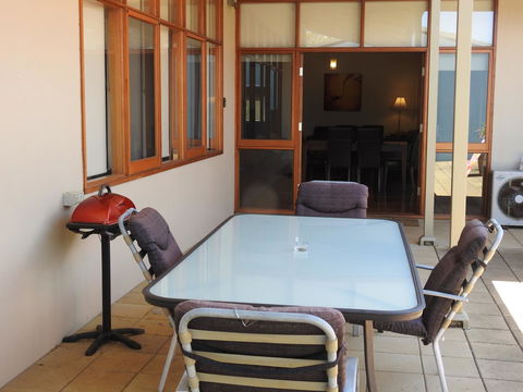 A Secret Garden - Pubs and Clubs 19