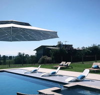 Beltana Villas - Pubs and Clubs
